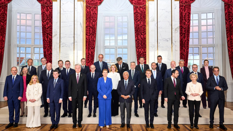 Foto de familia de los líderes de los países y de las instituciones de la UE, antes del consejo informal en Copenhague (Dinamarca). Foto de familia de los líderes de los países y de las instituciones de la UE, antes del consejo informal en Copenhague (Dinamarca).