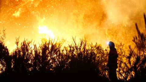 Imagen de un incendio en A Probra de Brollón (Lugo) el pasado 25 de agosto. Imagen de un incendio en A Probra de Brollón (Lugo) el pasado 25 de agosto.