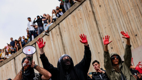 drassanes Manifestantes protestan en Barcelona para condenar la interceptación por parte de las fuerzas israelíes de la Flotilla.