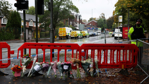 Sinagoga Mánchester Altar de flores cerca de la sinagoga donde ocurrió el atentado en Manchester.