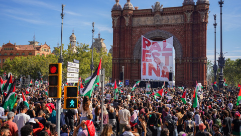Moment de l'arribada de la manifestació a l'Arc de Triomf. Moment de l'arribada de la manifestació a l'Arc de Triomf.