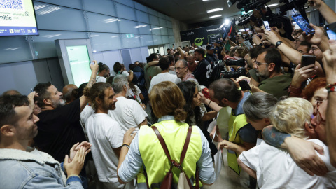 La llegada a Madrid de los primeros 21 españoles de la Flotilla, este domingo.