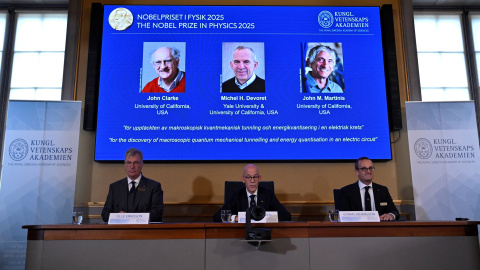 Los ganadores del Nobel de Física durante el anuncio de la Academia sueca.