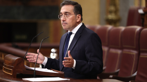 El ministro de Exteriores, Unión Europea y Cooperación, José Manuel Albares, durante una sesión plenaria, en el Congreso de los Diputados, a 7 de octubre de 2025.
