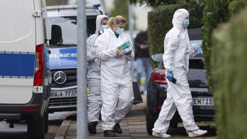 Ataque a alcaldesa de Alemania La policía llega al lugar del ataque a la alcaldesa del SPD en Alemania.