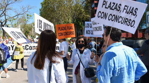 Fotografía de archivo de una manifestación para pedir estabilidad en el empleo y que no se despida a ningún trabajador temporal público.