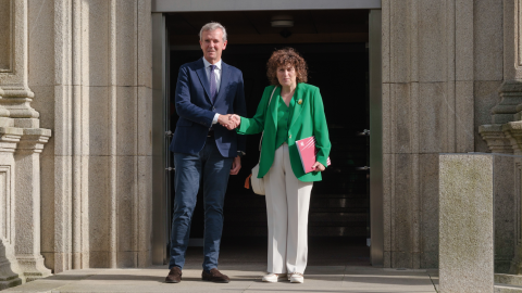 El presidente de la Xunta, Alfonso Rueda; con la alcaldesa de Santiago, Goretti Sanmartín (BNG), en una imagen de archivo. El presidente de la Xunta, Alfonso Rueda; con la alcaldesa de Santiago, Goretti Sanmartín (BNG), en una imagen de archivo.