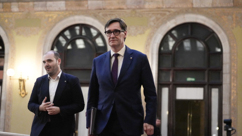 El president de la Generalitat, Savador Illa junto al conseller de la Presidència, Albert Dalmau.