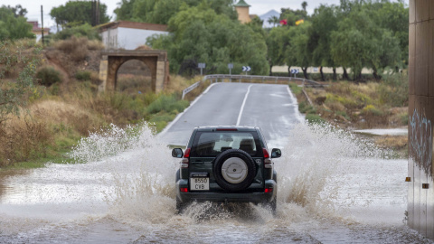El camino del Sifón de Cartagena antes de ser cortado debido a las lluvias.