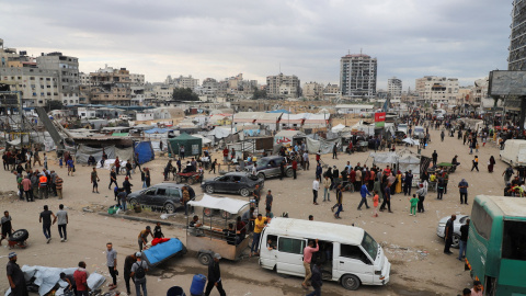 Vista de un mercado callejero en Ciudad de Gaza durante el alto el fuego entre Israel y Hamas.
