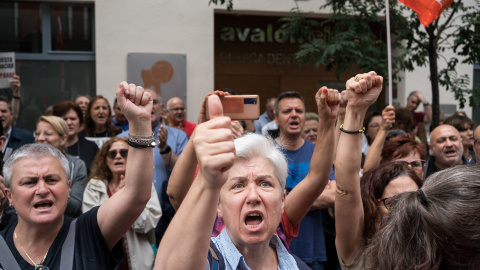 EuropaPress_5261103_funcionarios_justicia_protestan_frente_sede_nacional_psoe_calle_genova Imagen de archivo de funcionarios de justicia durante una protesta frente a la sede nacional del PSOE, en Ferraz.