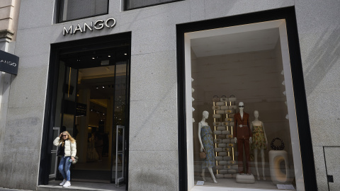 Fachada de una tienda de Mango, en una imagen de archivo. Fachada de una tienda de Mango, en una imagen de archivo.