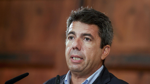 El 'president' de la Generalitat, Carlos Mazón, durante la presentación de nuevas ayudas para las personas afectadas por la DANA, en octubre en València.