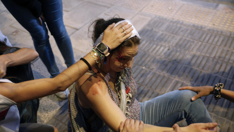 Una persona herida en las protestas de València.