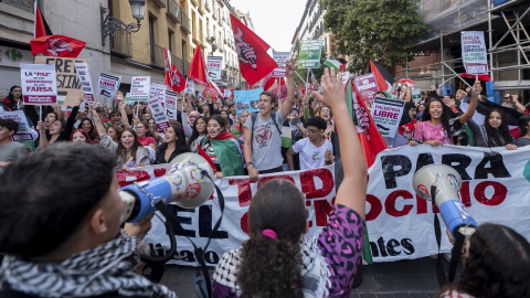 Concentración estudiantil por Palestina, frente al Ministerio de Exteriores, a 15 de octubre de 2025, en Madrid.
