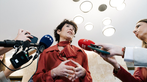 saiz_elma La ministra de Inclusión, Seguridad Social y Migraciones, Elma Saiz, atiende a los medios de comunicación el pasado 17 de octubre de 2025.