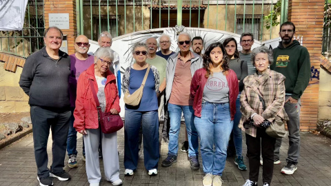 Representants d'algunes de les entitats signants del manifest per demanar a l'Ajuntament de Sabadell que no desocupi les persones que viuen a l'antiga Caserna de la Guàrdia Civil Representants d'algunes de les entitats signants del manifest per demanar a l'Ajuntament de Sabadell que no desocupi les persones que viuen a l'antiga Caserna de la Guàrdia Civil