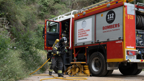 EuropaPress_6770390_varios_bomberos_simulacro_incendio_forestal_montana_collserola_junio_2025 (1) Bomberos durante un simulacro de incendio forestal en la montaña de Collserola, en Barcelona.