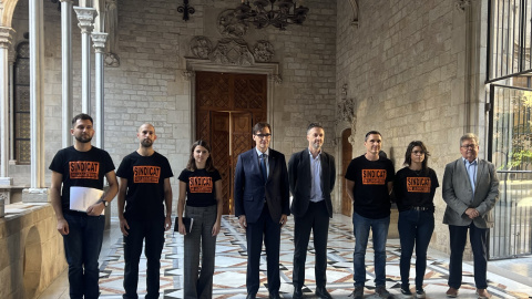 El president de la Generalitat, Salvador Illa, i membres del Sindicat de Llogateres El president de la Generalitat, Salvador Illa, i membres del Sindicat de Llogateres