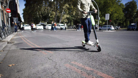 Un conductor de patinete eléctrico da positivo en alcohol y drogas mientras llevaba hachís en Santander Un conductor de patinete eléctrico da positivo en alcohol y drogas mientras llevaba hachís en Santander