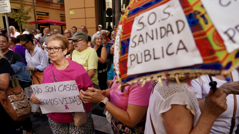 Movilización ciudadana en Málaga por los fallos en el cribado del cáncer de mama en Andalucía.