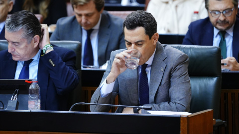 Moreno se parapeta tras los médicos ante las críticas de la oposición por  su gestión de los cribados | Público