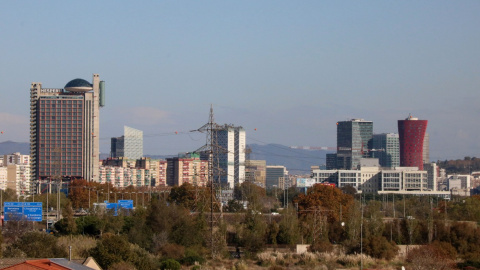 Skyline de Bellvitge i de la plaça Europa de l'Hospitalet, una de les ciutats on han crescut molt els pisos turístics.