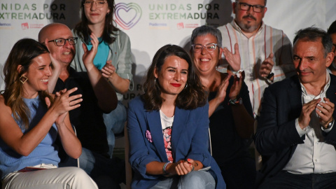 Irene Montero, Irene de Miguel y Enrique Santiago durante un acto en 2023.