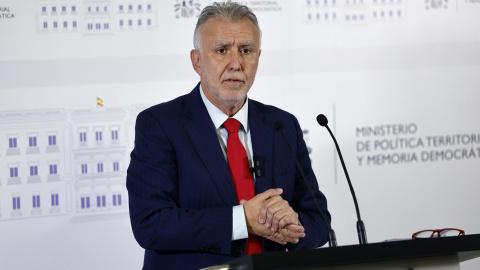 El ministro de Política Territorial y Memoria Democrática, Ángel Víctor Torres, comparece este martes en rueda de prensa desde la sede de su ministerio tras conocerse el informe de la Unidad Central Operativa (UCO) de la Guardia Civilç.