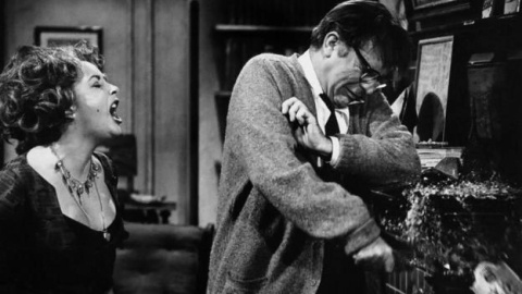 Richard Burton junto a Elizabeth Taylor en 'Quién teme a Virginia Wolf' Richard Burton junto a Elizabeth Taylor en 'Quién teme a Virginia Wolf'.