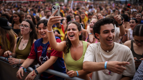 Públic durant l'actuació de Mama Dousha al Canet Rock 2025