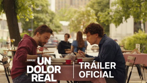 Tráiler oficial de 'Un Dolor Real'. Tráiler oficial de 'Un Dolor Real'.