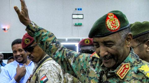 AFP__20250426__43KQ4G7__v1__MidRes__SudanConflictPolitics Abdel Fattah al-Burhan, actual presidente del Consejo Transicional Sudan (26/04/2025)