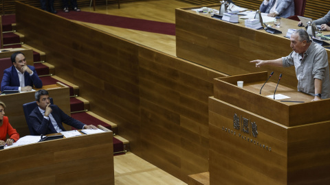Baldoví interviene durante una sesión de control de Les Corts de València, a 12 de junio de 2025.