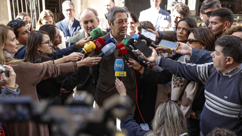 El presidente de Vox en València, Vicente Barrera, comparece ante los medios de comunicación.