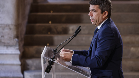 El presidente de la Generalitat valenciana, Carlos Mazón, durante una declaración institucional, en el Palau de la Generalitat, a 3 de noviembre de 2025, en Valencia, Comunidad Valenciana (España). Durante su comparecencia, Mazón ha anunciado su dimisión como presidente de la Generalitat.