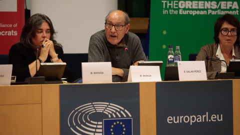 El escritor e investigador coruñes Manuel Monge, durante su ponencia en las jornadas. El escritor e investigador coruñes Manuel Monge, durante su ponencia en las jornadas.