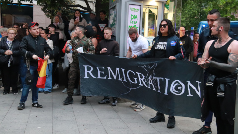 Fotografía de archivo de un acto de Deport Them Now en Mataró, Barcelona. Fotografía de archivo de un acto de Deport Them Now en Mataró, Barcelona.
