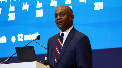 Foto de archivo del presidente de la Reserva Federal de Atlanta, Raphael Bostic, en un evento en Ciudad del Cabo (Sudáfrica). Foto de archivo del presidente de la Reserva Federal de Atlanta, Raphael Bostic, en un evento en Ciudad del Cabo (Sudáfrica).