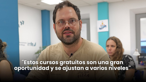 A través de los cursos gratuitos presenciales de YoConecto, muchas personas mejoran sus competencias digitales para comunicarse mejor, aprovechar Internet en su día a día y descubrir todo lo que la tecnología puede hacer por ellas 