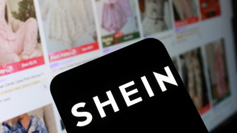 Logotipo de Shein y su página web en una foto de archivo. Logotipo de Shein y su página web en una foto de archivo.