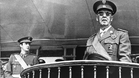 Juan Carlos de Borbón y Francisco Franco, en una imagen tomada en 1969.
