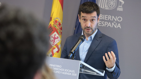Pablo Bustinduy, ministro de Derechos Sociales, Consumo y Agenda 2030, durante la rueda de prensa. Pablo Bustinduy, ministro de Derechos Sociales, Consumo y Agenda 2030, durante la rueda de prensa.