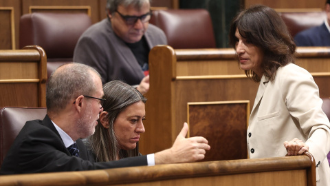 Junts Congreso De izquieda a derecha: Josep Maria Cruset, Míriam Nogueras y Pilar Calvo. Los tres son diputados de Junts per Catalunya.