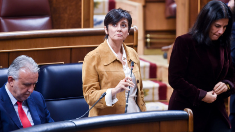 La ministra de Vivienda y Agenda Urbana, Isabel Rodríguez, durante una sesión de control al Gobierno.