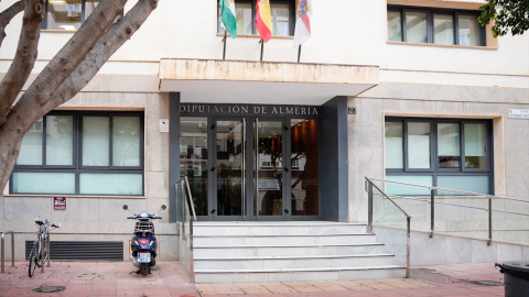Imagen de la sede de Diputación de Almería tras las detenciones realizadas por parte de la Guardia Civil.