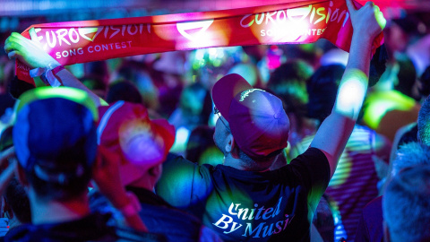 Fotografía de archivo de fans animando en la segunda semifinal del Festival de Eurovisión.