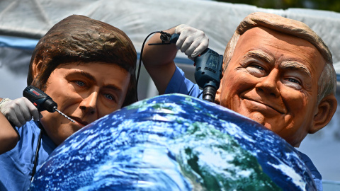 Caricaturas de Javier Milei y Donald Trump durante una protesta de Oxfam en la COP30, a 20 de noviembre de 2025, en Belém (Brasil). Caricaturas de Javier Milei y Donald Trump durante una protesta de Oxfam en la COP30, a 20 de noviembre de 2025, en Belém (Brasil).