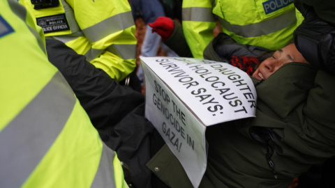 Carolyn Gelenter, ciudadana judía británica e hija de un superviviente del Holocausto