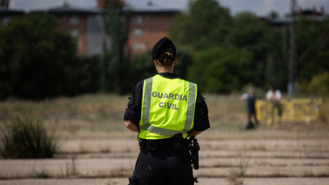 Agente de la Guardia Civil. Agente de la Guardia Civil.